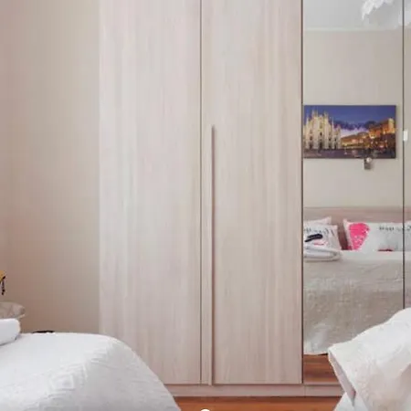 Rodica Comfort Navigli * Μιλάνο