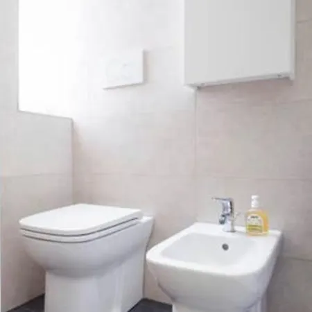 Rodica Comfort Navigli Lägenhet
